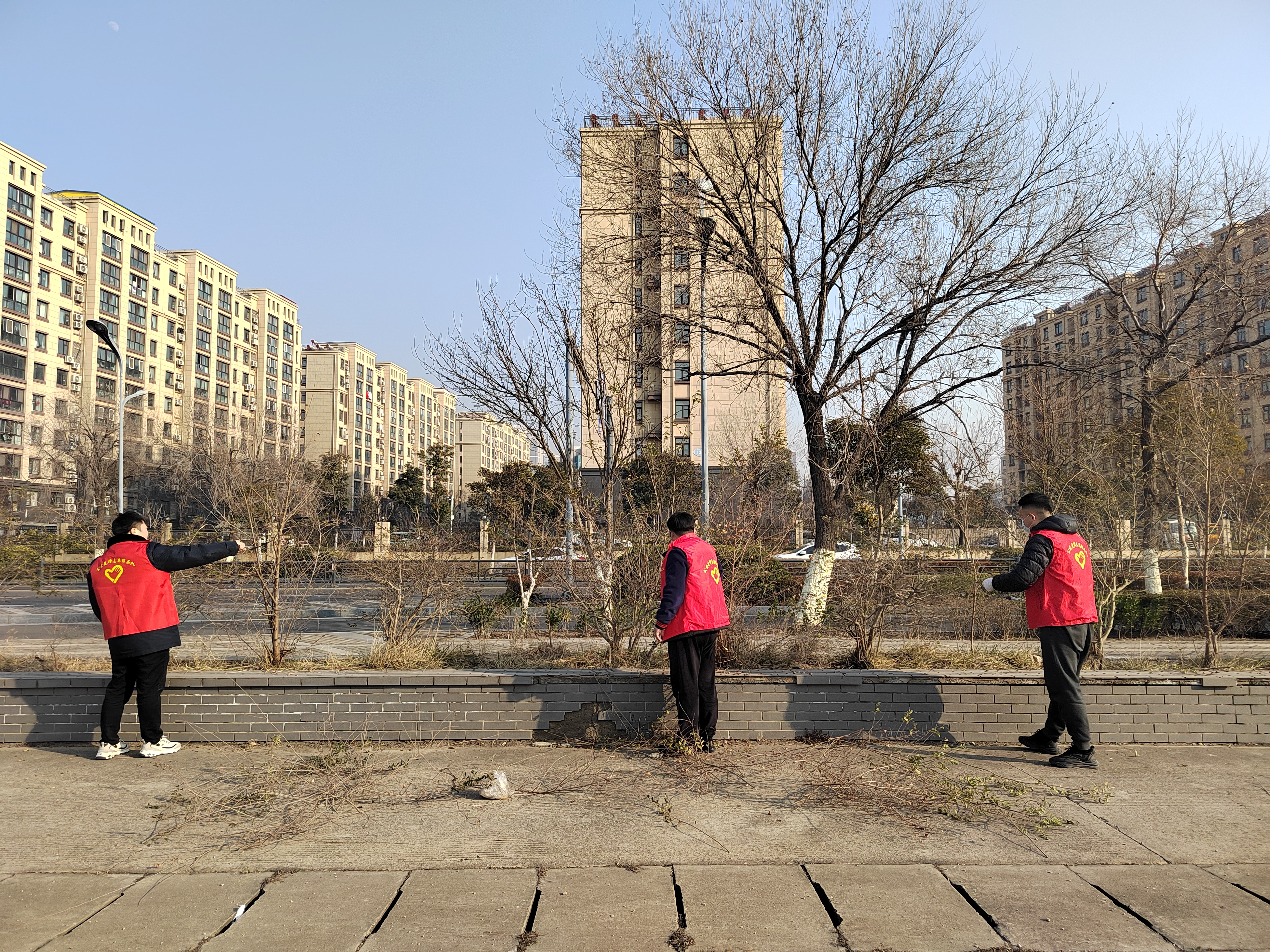 公交集團(tuán)公交事業(yè)二部開展場站環(huán)境衛(wèi)生大整治活動(dòng)