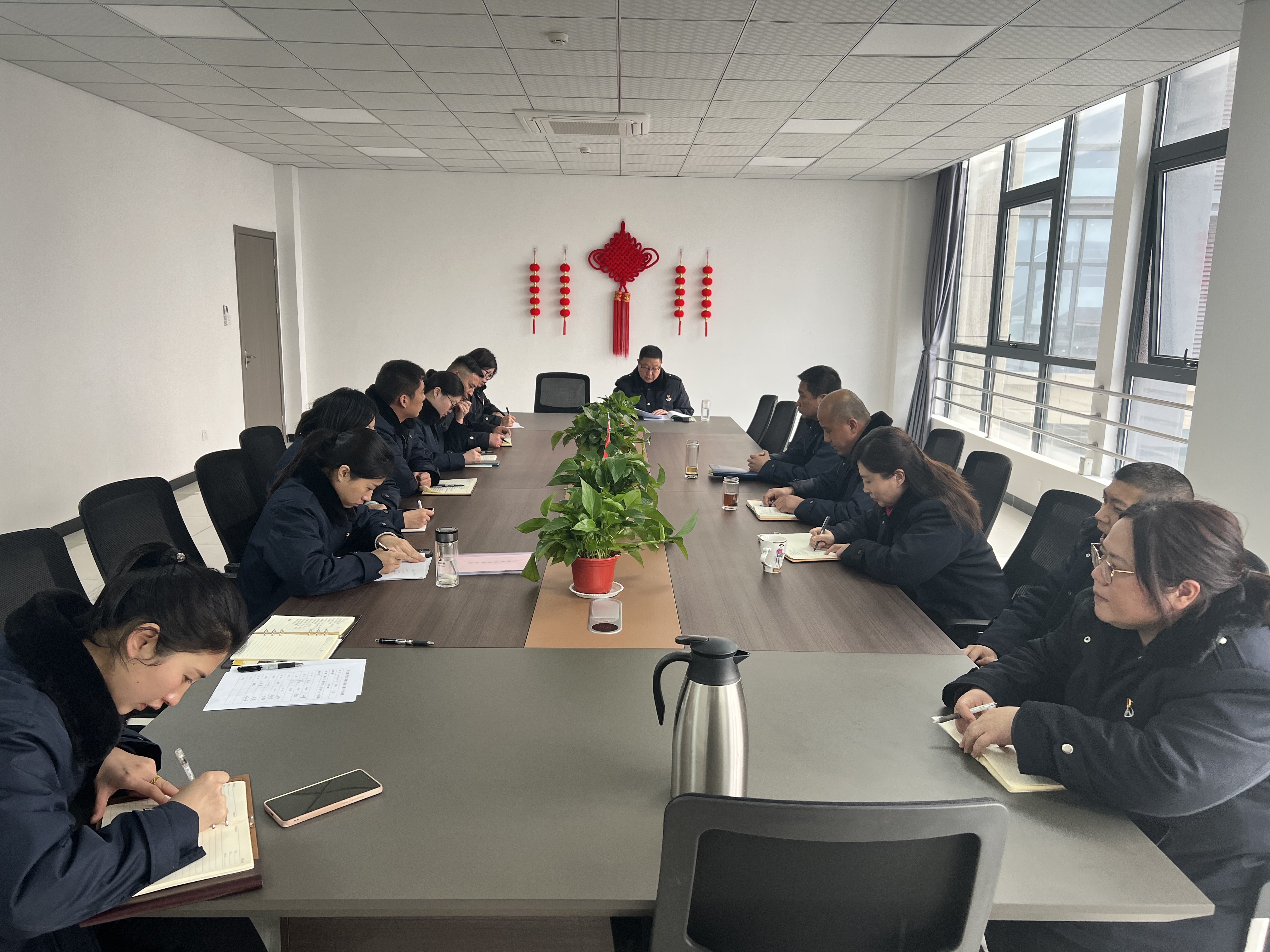 經(jīng)營發(fā)展事業(yè)部開展“聚焦大招商、 聚力大會戰(zhàn)”主題黨日活動