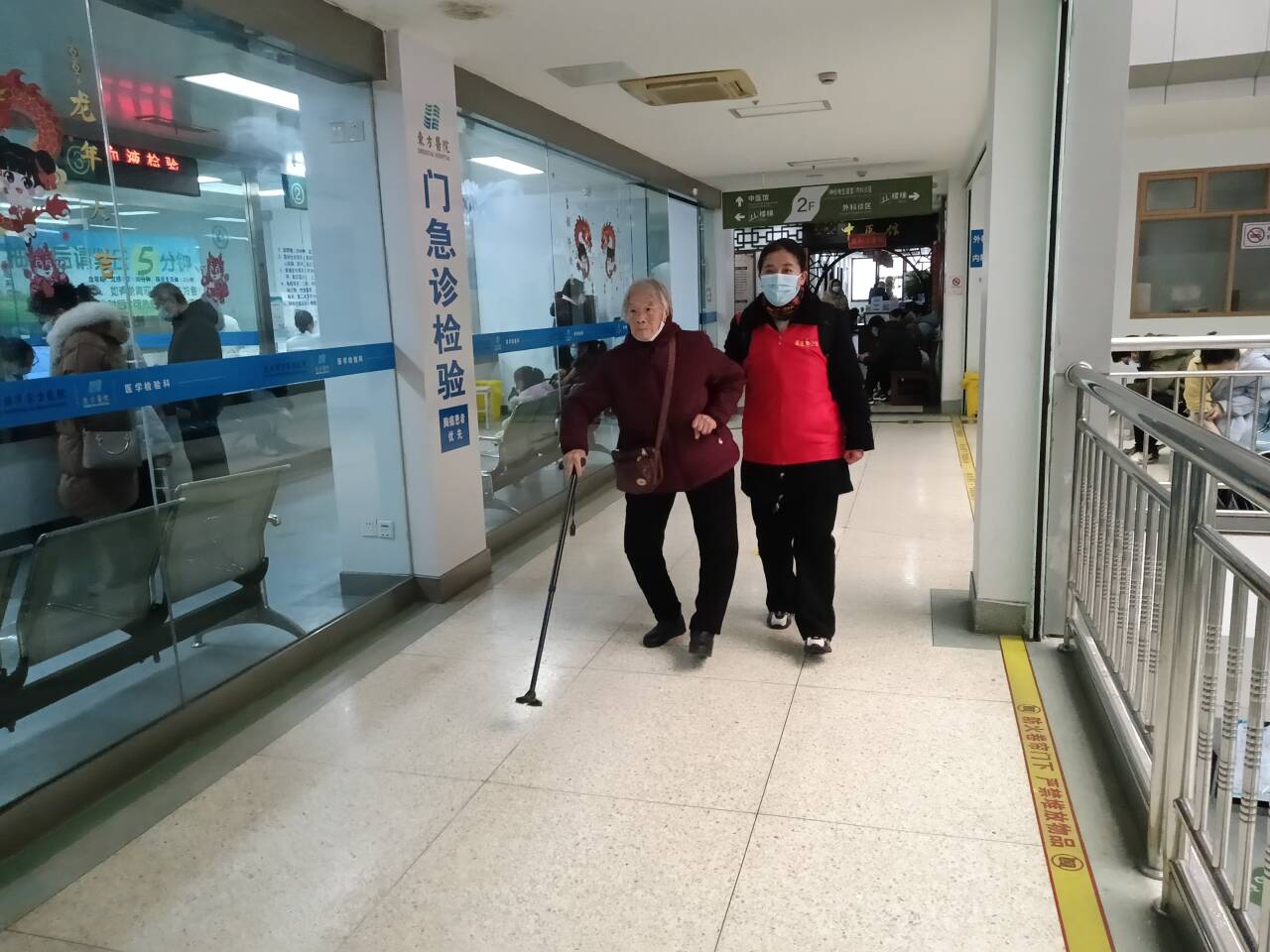 助老暖人心，錦旗表感謝--公交集團(tuán)B3線志愿服務(wù)獲肯定