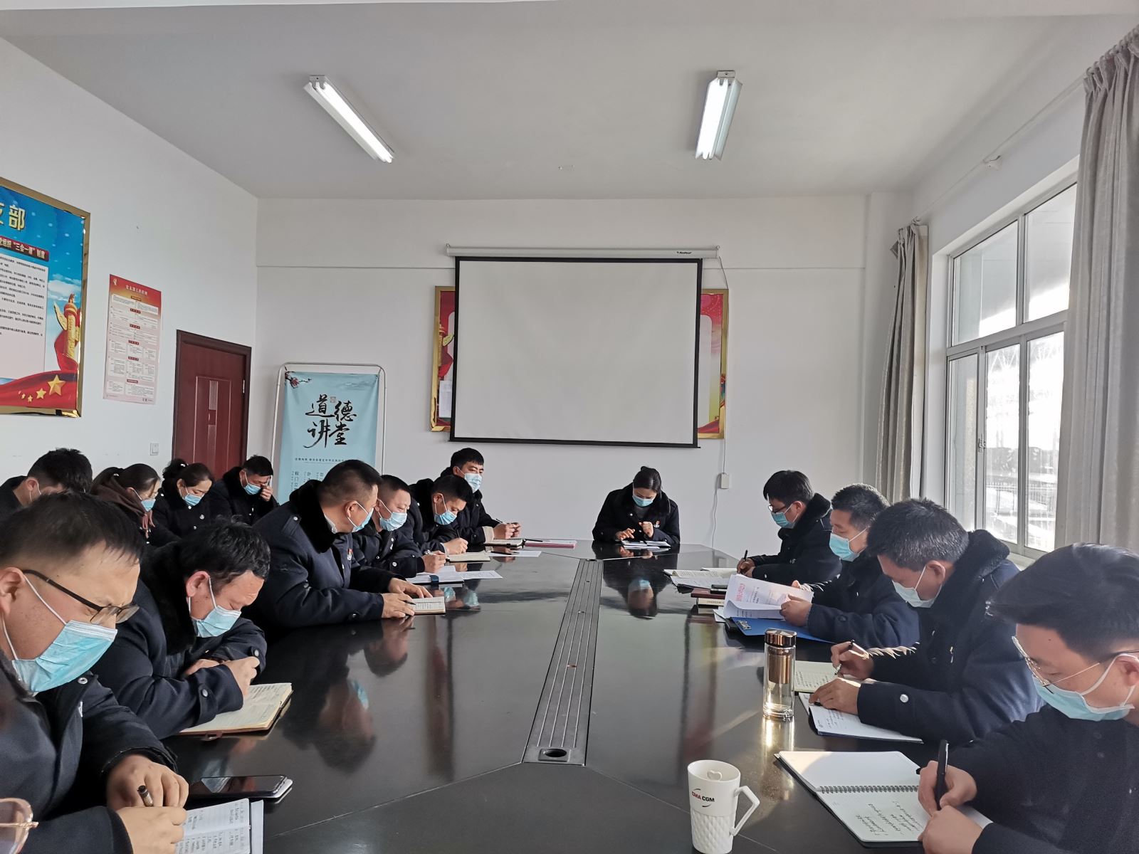公交集團(tuán)公交事業(yè)二部召開(kāi)2021年首次黨風(fēng)廉政專題會(huì)