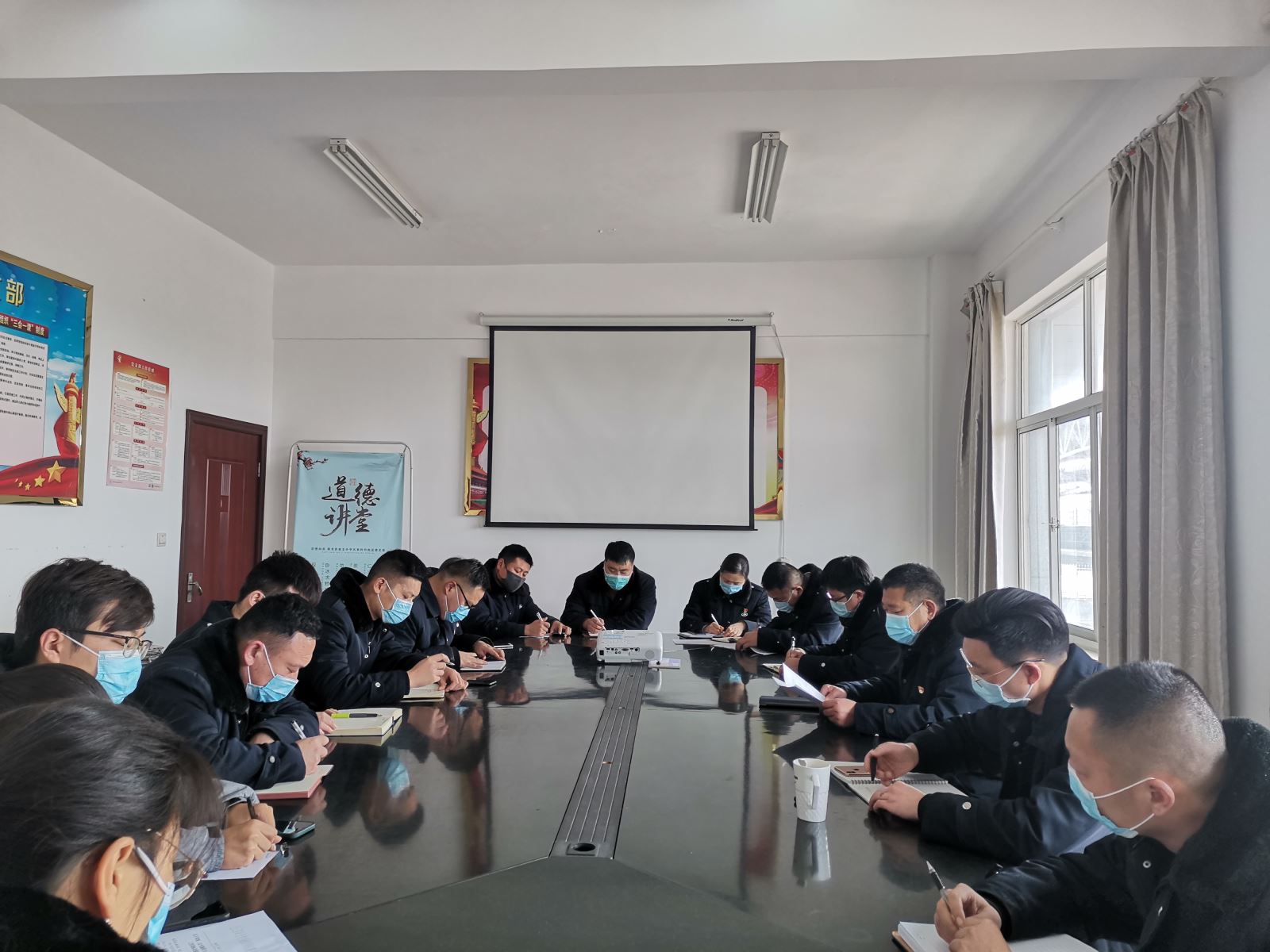 公交集團(tuán)公交事業(yè)二部召開(kāi)春節(jié)節(jié)前黨風(fēng)廉政專題會(huì)