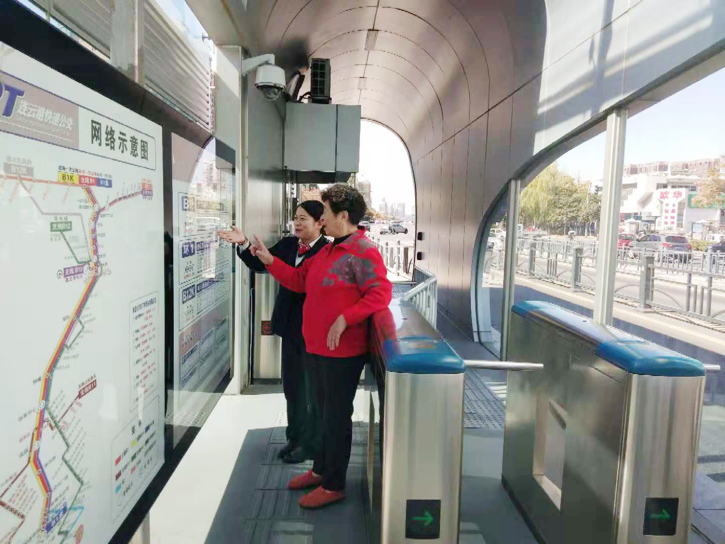 用心服務(wù)，把乘客當(dāng)親人